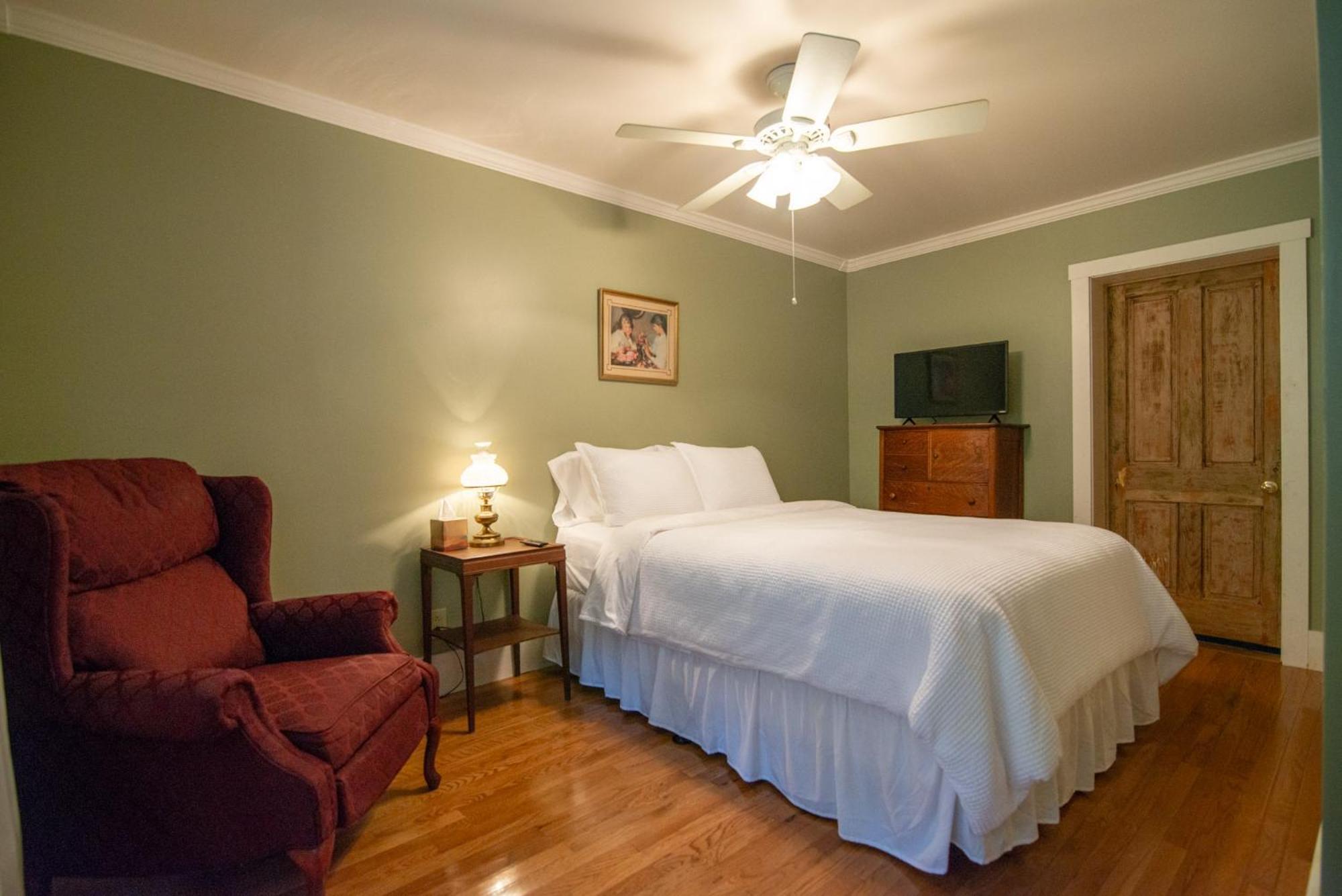 Moore House Inn & Cabins Marlinton Ngoại thất bức ảnh